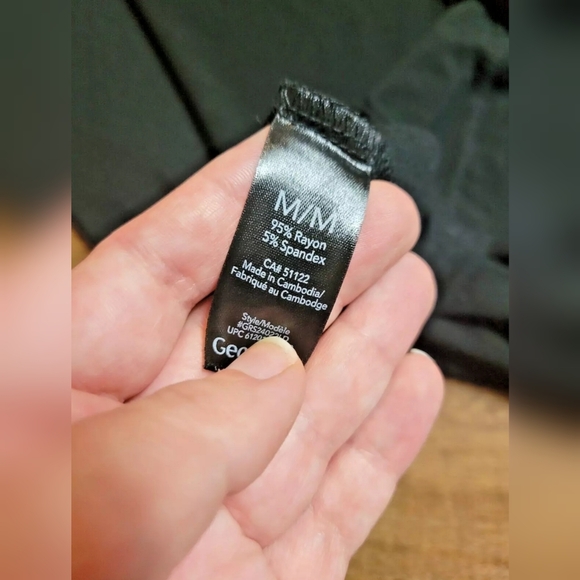 George v-neck tie back dress - Picture 4 of 10